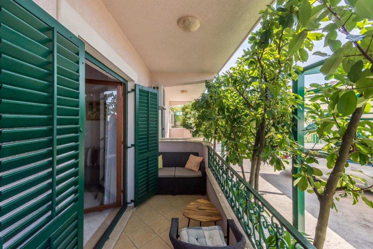 Apartments Ivana-Mira Okrug Gornji Exterior photo