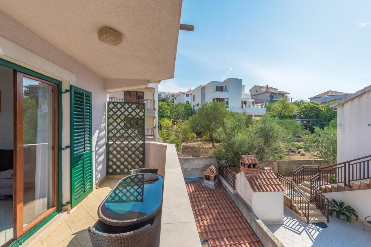 Apartments Ivana-Mira Okrug Gornji Exterior photo