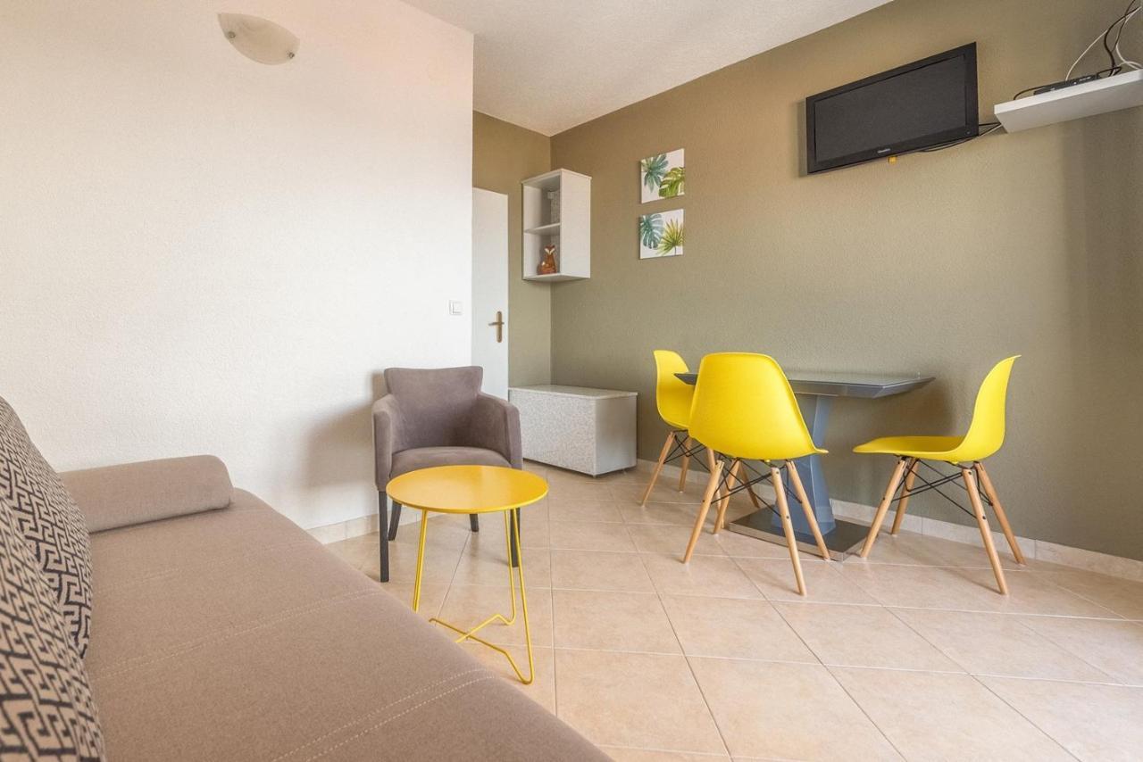 Apartments Ivana-Mira Okrug Gornji Exterior photo