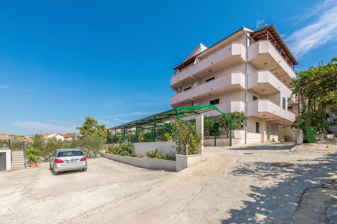 Apartments Ivana-Mira Okrug Gornji Exterior photo